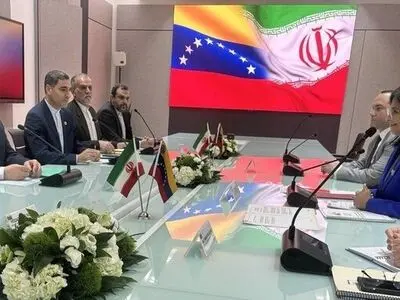 دیدار وزیر دفاع با معاون رئیس جمهور و وزیر نفت ونزوئلا 