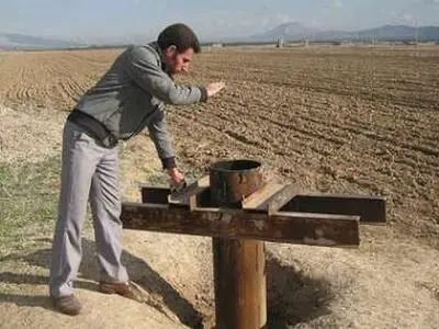 کاهش 40 متری سطح ایستابی چاه‌های آب روانسر