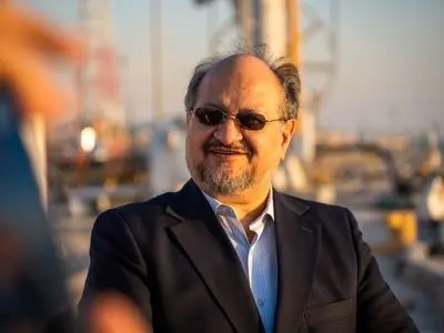 شریعتمداری: هلدینگ خلیج‌فارس ۱۰۰ درصد تعهدات ارزی خود را انجام داده است