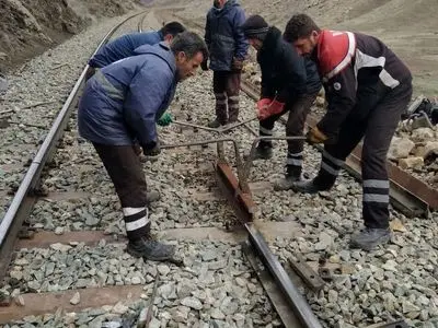  کارگران ابنیه فنیِ شمال غرب: هنوز حقوق اسفند و فروردین را نگرفته‌ایم!