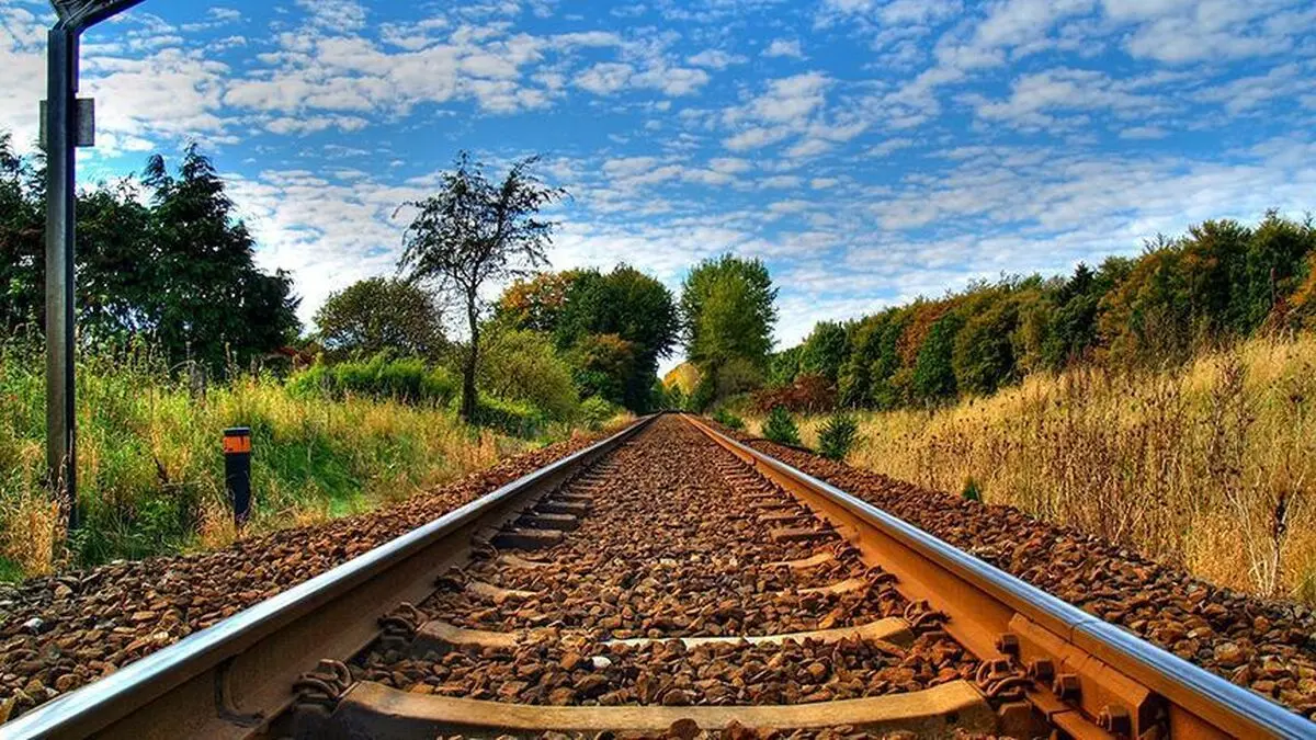 پیشرفت ۴۴ درصدی اجرای راه آهن جوین-اسفراین