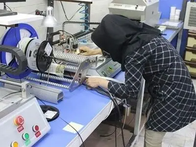 تولید لوازم الکتریکی در کارگاه بانوی کارآفرین البرزی