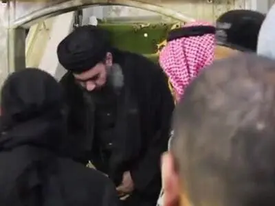 مقرب من البغدادی یبکیه ولسانه یزل بمقتله فی خطبة تلعفر