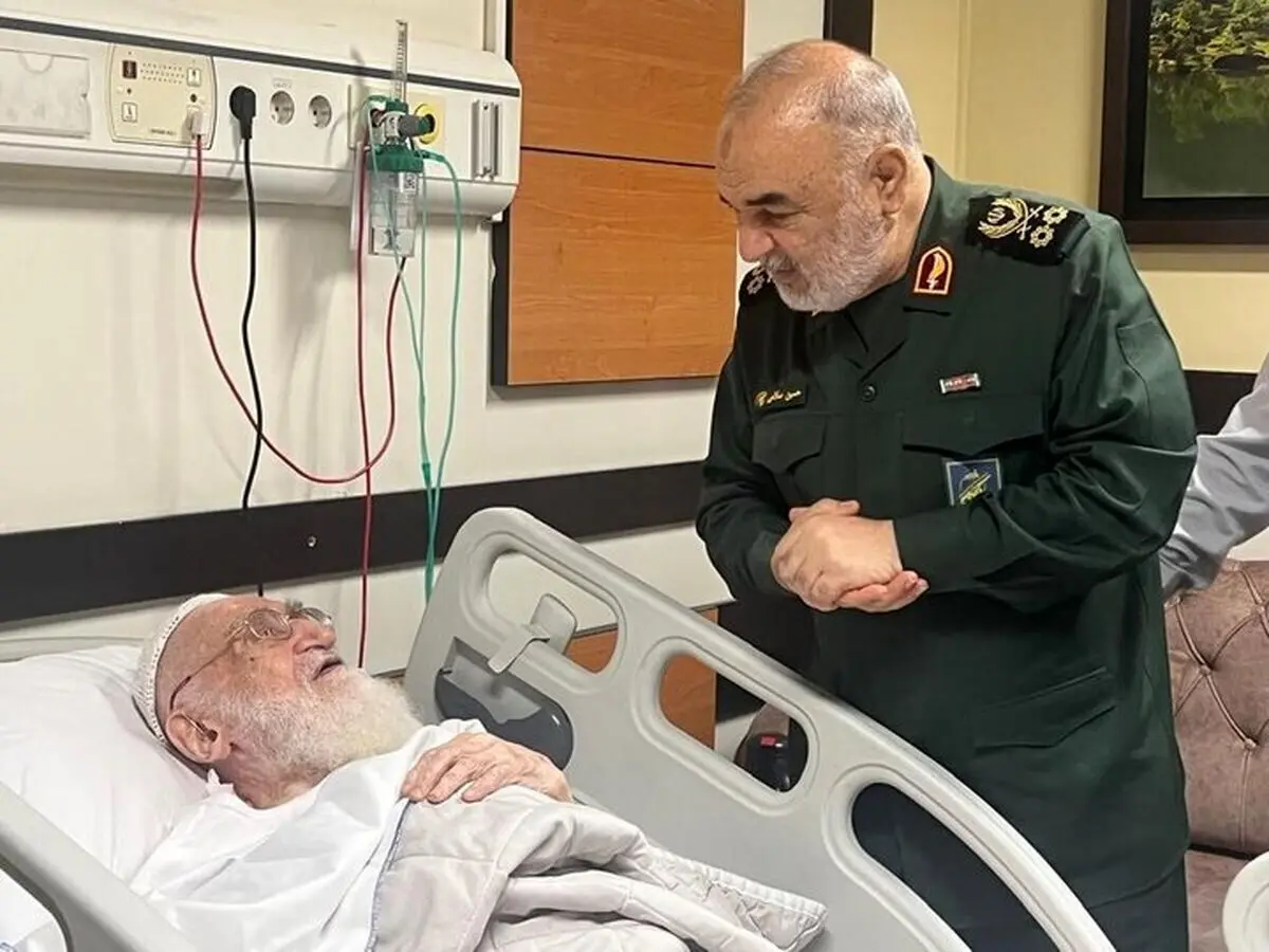عیادت فرمانده کل سپاه از آیت الله نوری همدانی