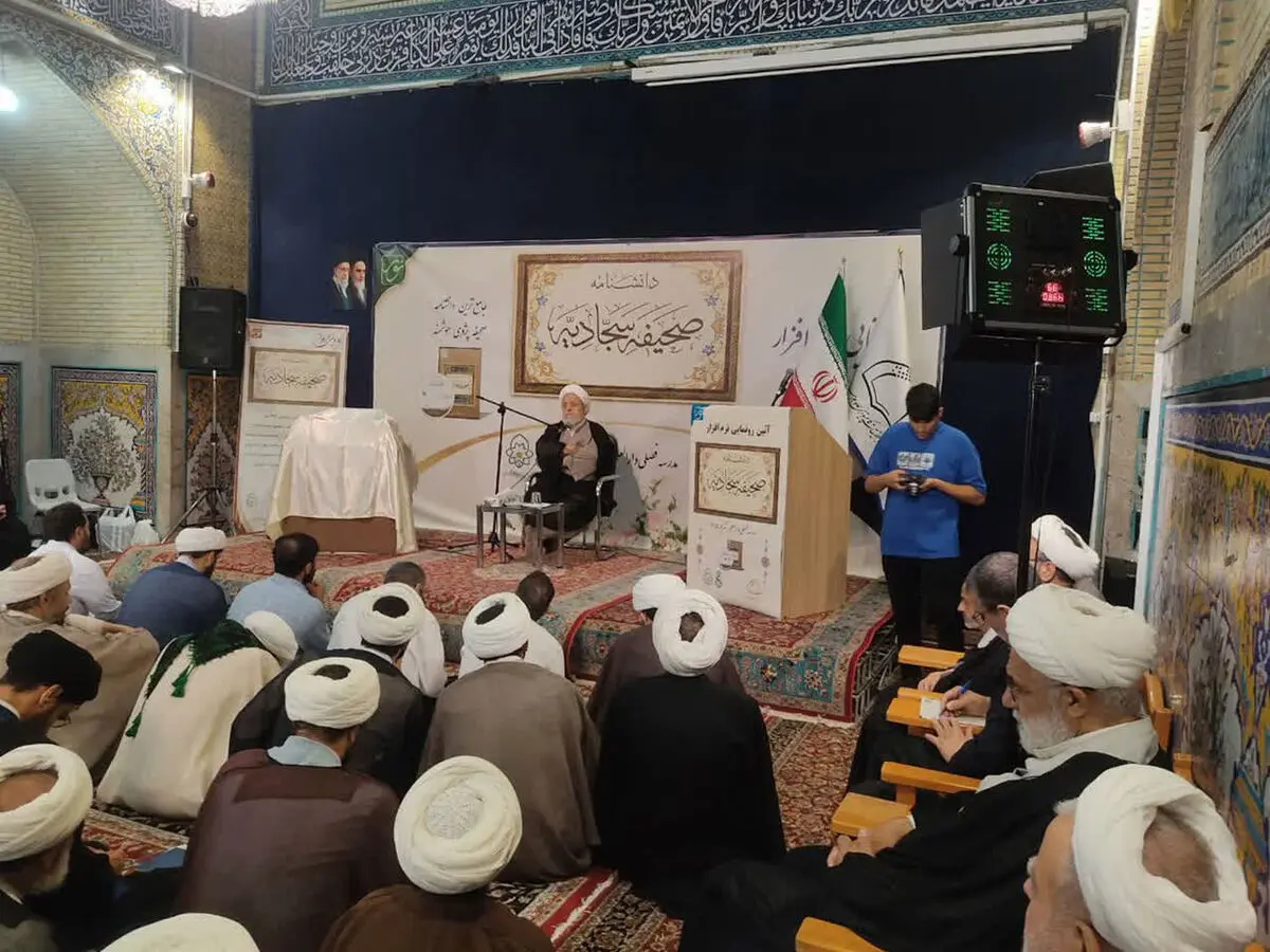 ضرورت بهره‌گیری از دانش روز در تفسیر، شرح و ترجمه آثار دینی