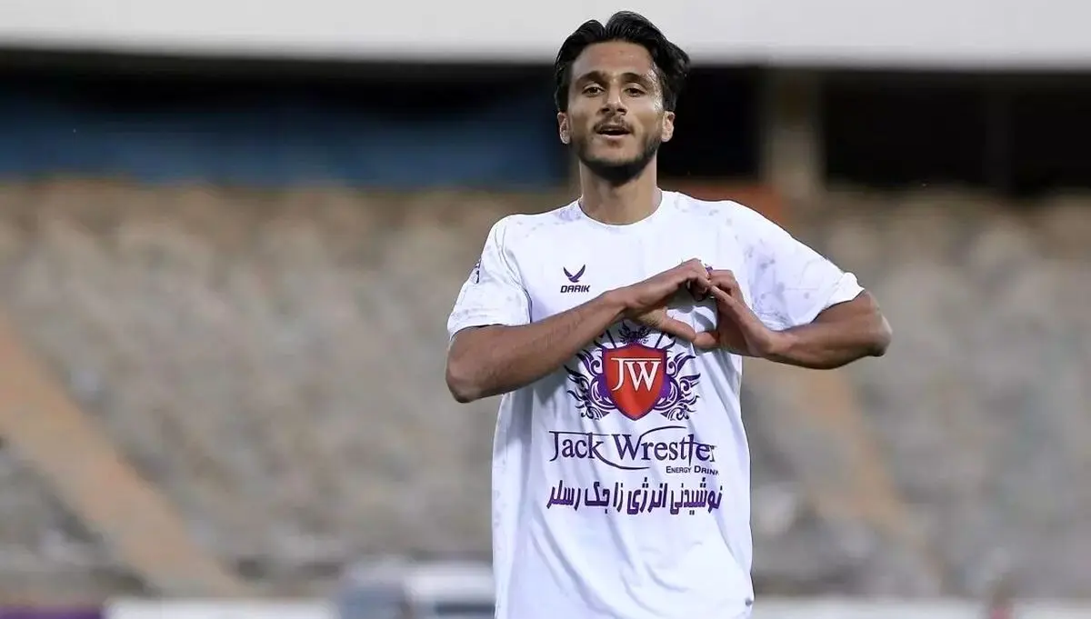 ستاره جوان لیگ برتر در آستانه پرسپولیسی شدن