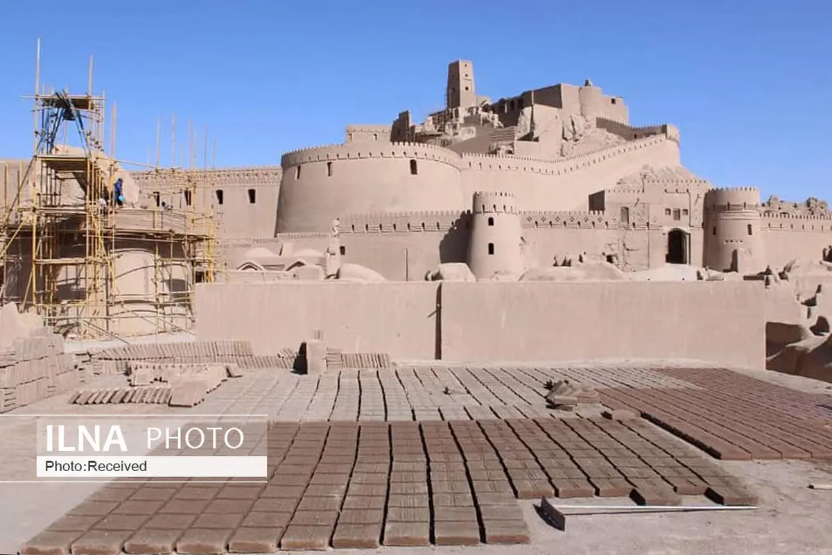 نمایش اجساد نوزادان در نخستین موزه تاریخ و باستان‌شناسی شرق کشور/ اعتبار نداریم، انبار مصالح خالی است و کارگاه‌های مرمتی ارگ بم در شرف تعطیلی
