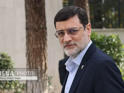 واکنش متفاوت ضرغامی به حضور قیصر در تهران+ عکس