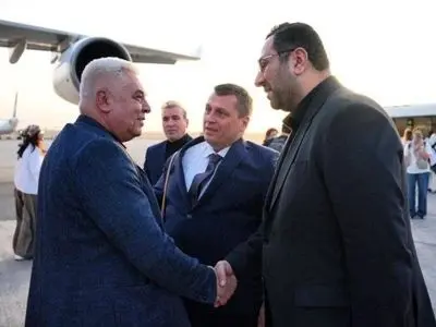 ورود ️وزیر ارتباطات صربستان به کشورمان به منظور شرکت در آیین وداع با رهبر شهید انقلاب

