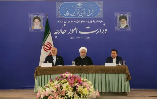 حضور رئیس‌جمهور در وزارت امور خارجه/ تکذیب خبر ارسال نامه آملی لاریجانی به رهبری/ دفاع باهنر از برجام/ پخش برخی جلسات هیات عمومی دیوان عالی کشور از صداوسیما/ دستگیری و انتقال هادی رضوی به زندان/ درخواست مجدد نمایندگان آمریکایی برای محدودیت اختیارات ترامپ