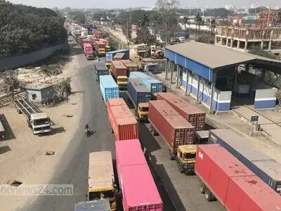 کارگران بندر چاتوگرام دست به اعتصاب زدند/ تجارت دریایی بنگلادش مختل شد
