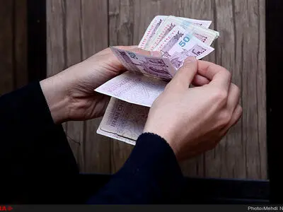 بخشی از مطالبات کارگران آذر آب اراک پرداخت شد