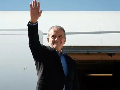رئیس‌جمهور «عشق‌آباد» را به مقصد تهران ترک کرد