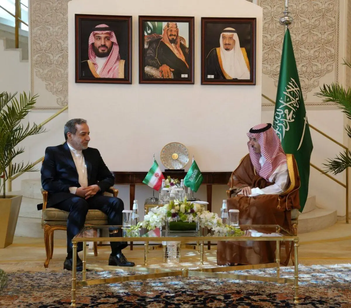 وزير الخارجية الايراني يلتقي نظيره السعودي في الرياض+ الصور