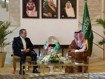 وزير الخارجية الايراني يلتقي نظيره السعودي في الرياض+ الصور