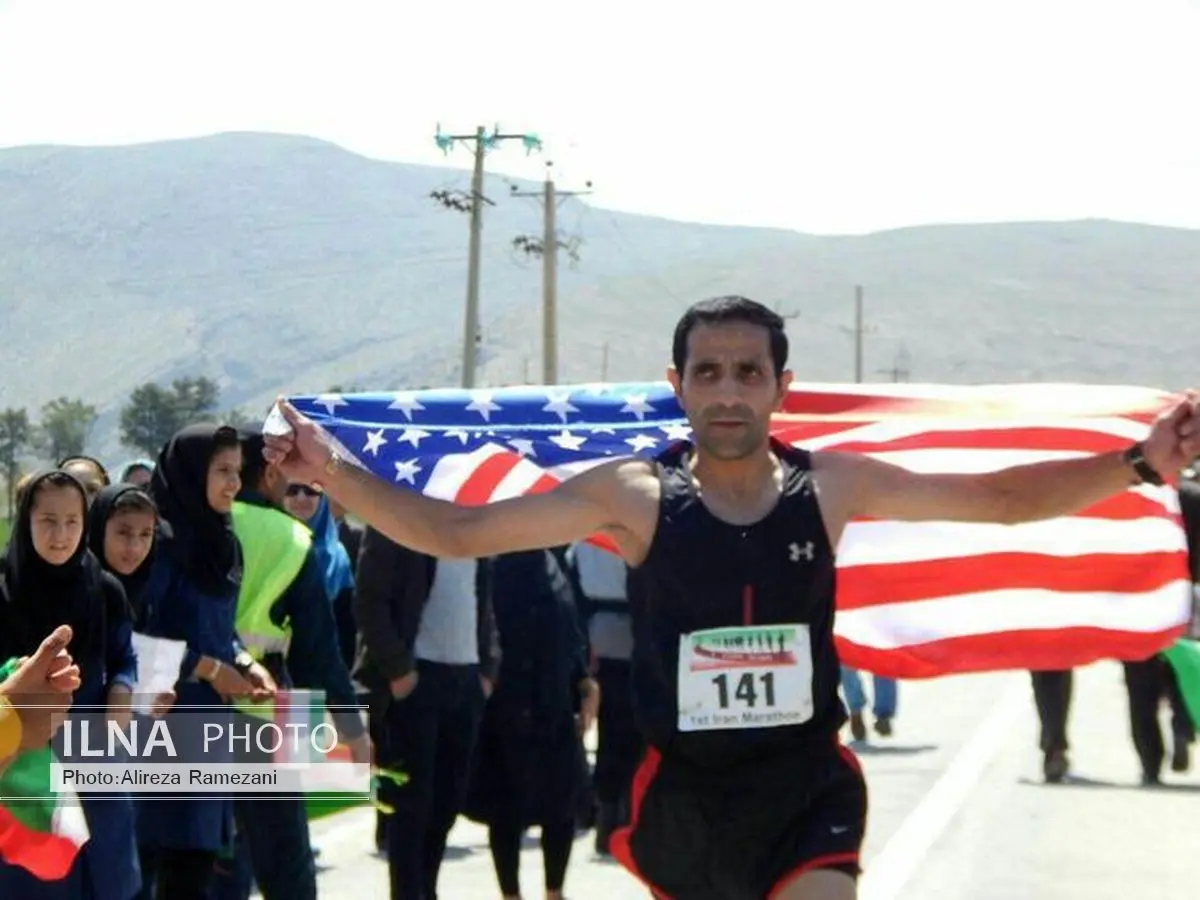 عکس: دونده مرندی پرچم آمریکا را بالا برد!