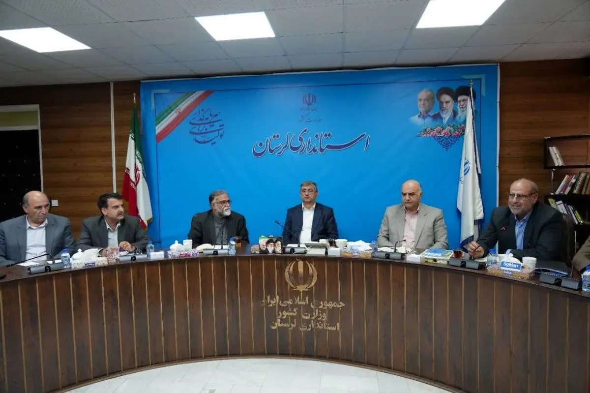 فرمانداران در تحقق سهم ۵۰ همت سرمایه گذاری بخش خصوصی تلاش کنند 