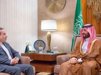 ولي العهد السعودي يلتقي عراقجي