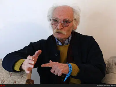 می‌گویند شکنجه نکردیم اما من یک شاهد تاریخی‌ام/ بازجوها از "پا" پوتین درست می‌کردند