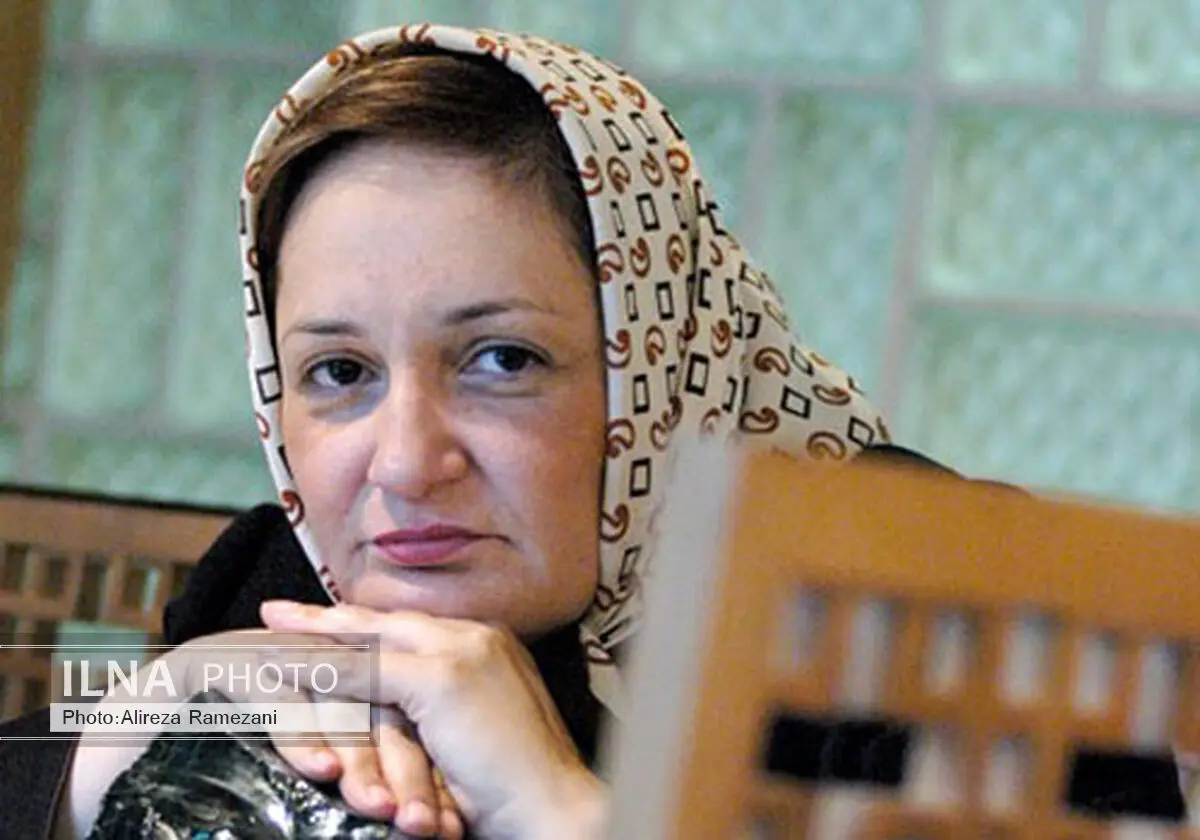 «موزه معصومیت»، «بندهای خالی» ، «عادت‌های صبحگاهی» و «برای پیراهنت می‌میرند» را بخوانید