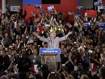 Clinton wins Kentucky, Sanders takes Oregon