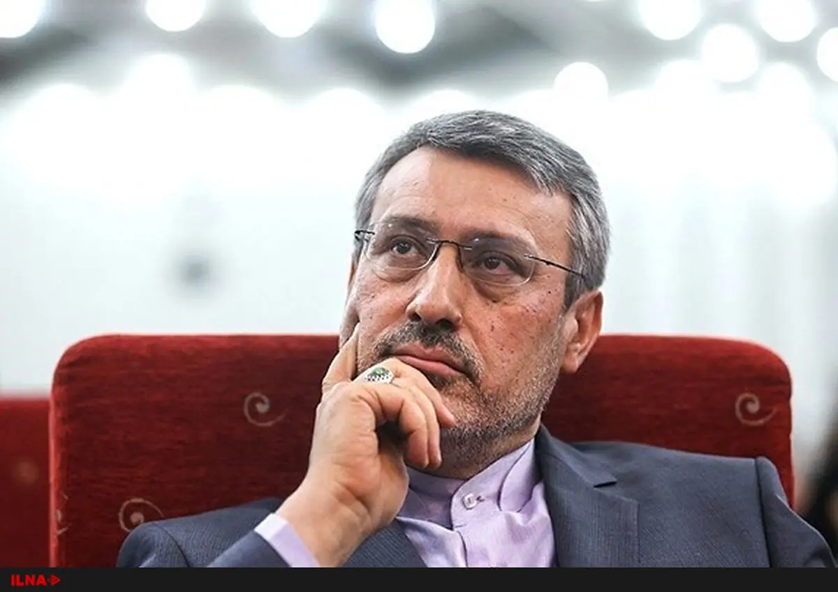 متعرضان به سفارت انگلیس در لندن به ایستگاه پلیس برده شدند