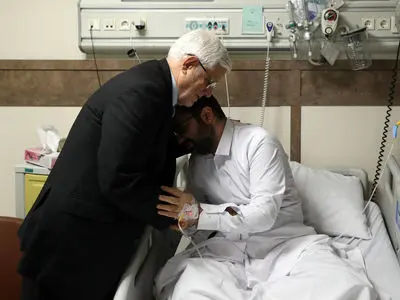 عیادت عارف از سقاب اصفهانی