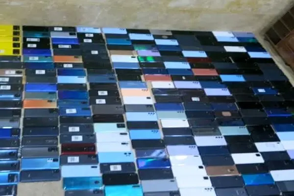 کشف ۱۱۰ دستگاه گوشی هوشمند سرقتی توسط مرزبانان تایباد