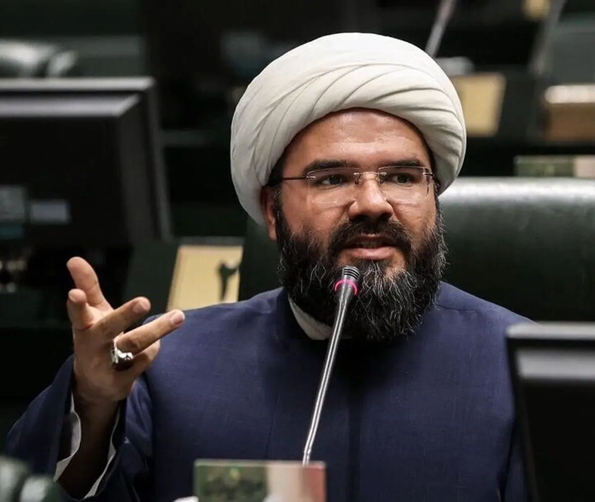 راه حل ریشه‌ای مشکلات کشور گذر از مدیران خسته است