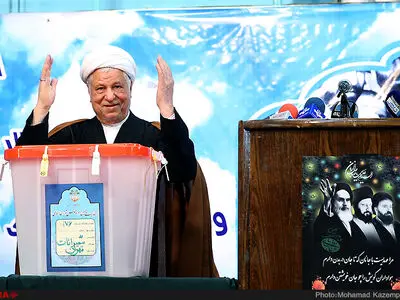 حضور آیت الله هاشمی رفسنجانی پای صندوق رای