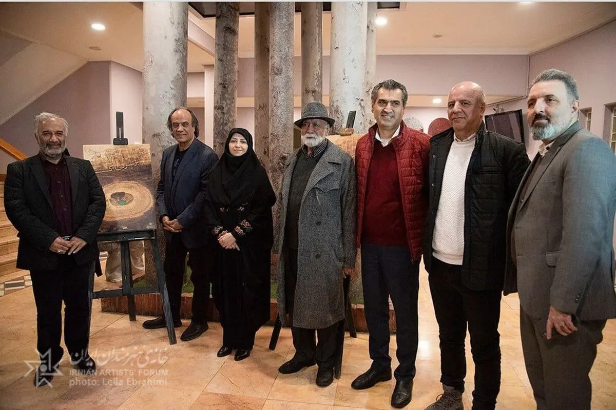 هنرمندان مشکلات زیست‌محیطی را با هنر خود به نمایش بگذارند