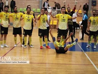 پیروزی تیم فوتسال سپاهان برابر تیم فرش آرا مشهد 