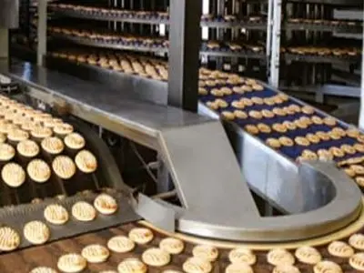 بیکاری  ۱۵ ساله کارگران اروم سردک/ بانک ملت کارخانه را زمین زد!