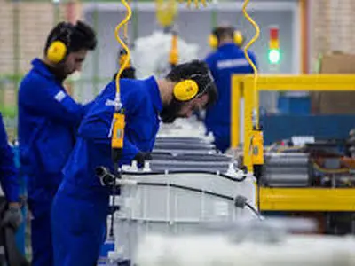 دستمزد پایین،قراردادهای کوتاه مدت و سفید امضاء ؛ بزرگترین مشکل کارگران آذربایجان غربی