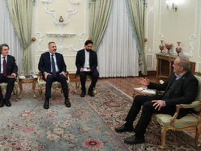 الرئيس بزشكيان يدعو لتعزيز العلاقات والتكامل الاستراتيجي بين الدول الإسلامية