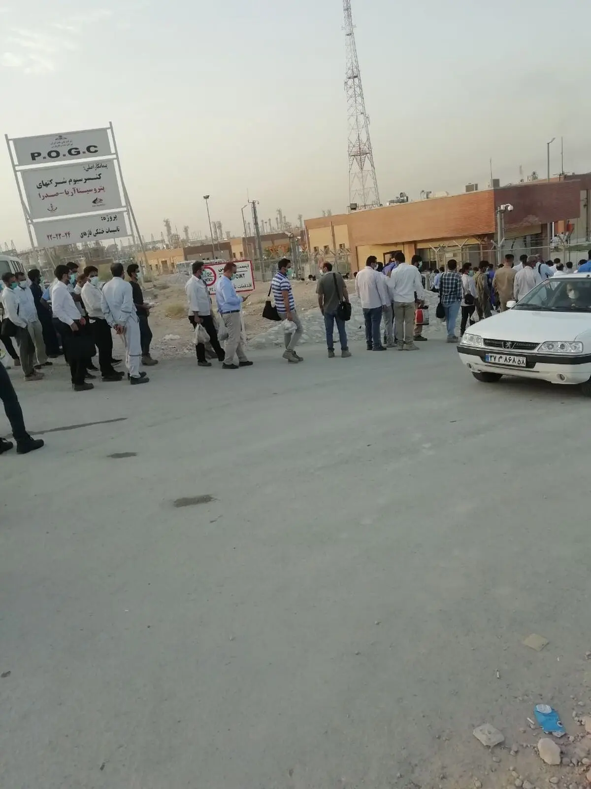 اورهال بدون پروتکل/ بوشهر قرمز است و کارگران تعمیرات اساسی همچنان مشغول کار! 