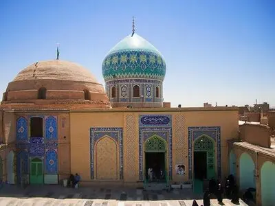 امشب درب‌های حرم امامزاده موسی مبرقع(ع) قم بسته نمی‌شود/ پذیرایی از زائران تا صبح فردا