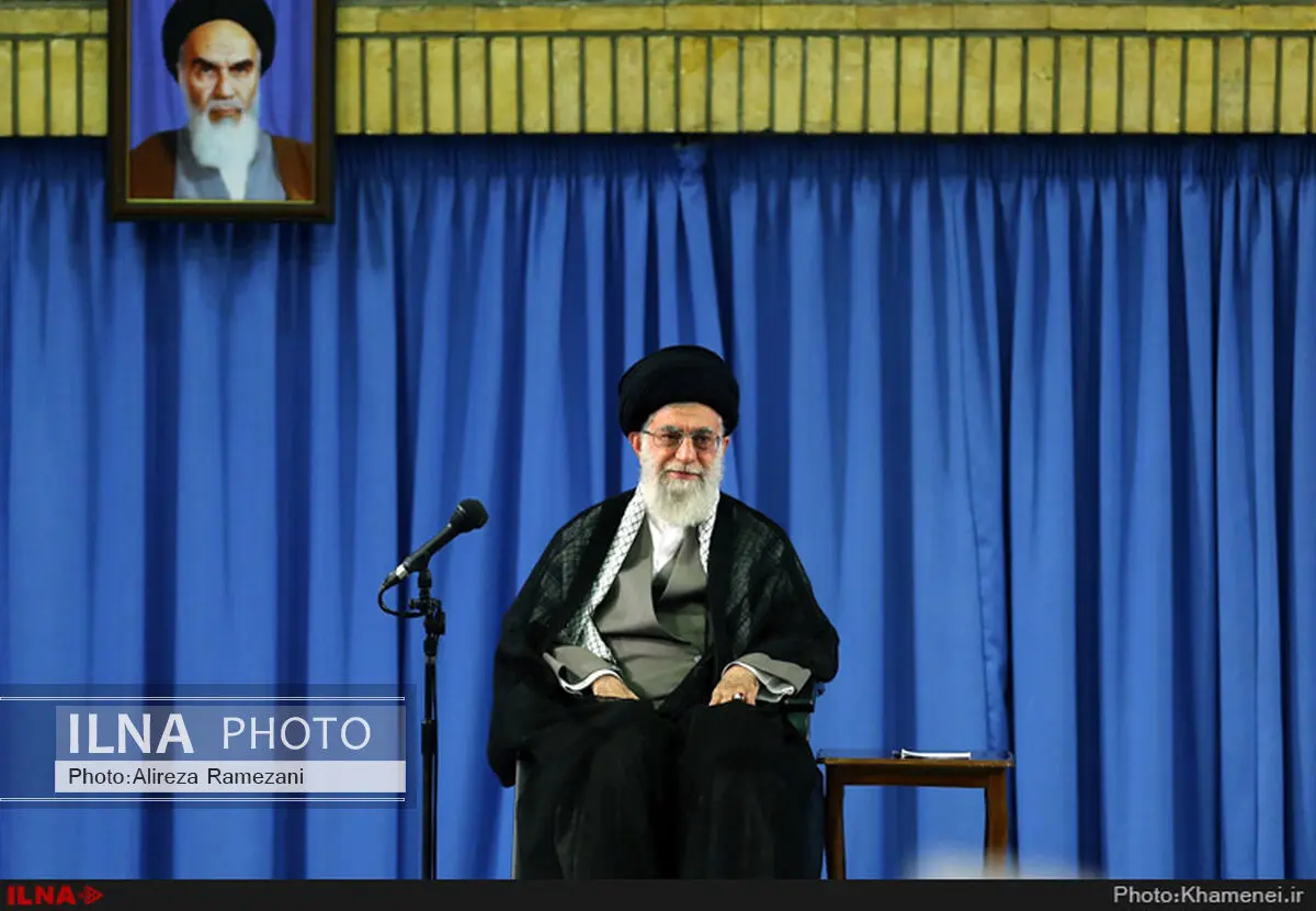 دست دوستی به‌سوی همه‌ دولت‌های اسلامی منطقه دراز می‌کنیم/ اجازه نفوذ آمریکا در ایران را نمی‌دهیم