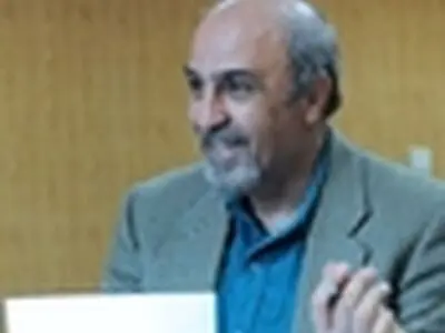 بعضی از مدیران باشگاه‌های صاحب‌نام به حاشیه‌ها دامن می‌زنند