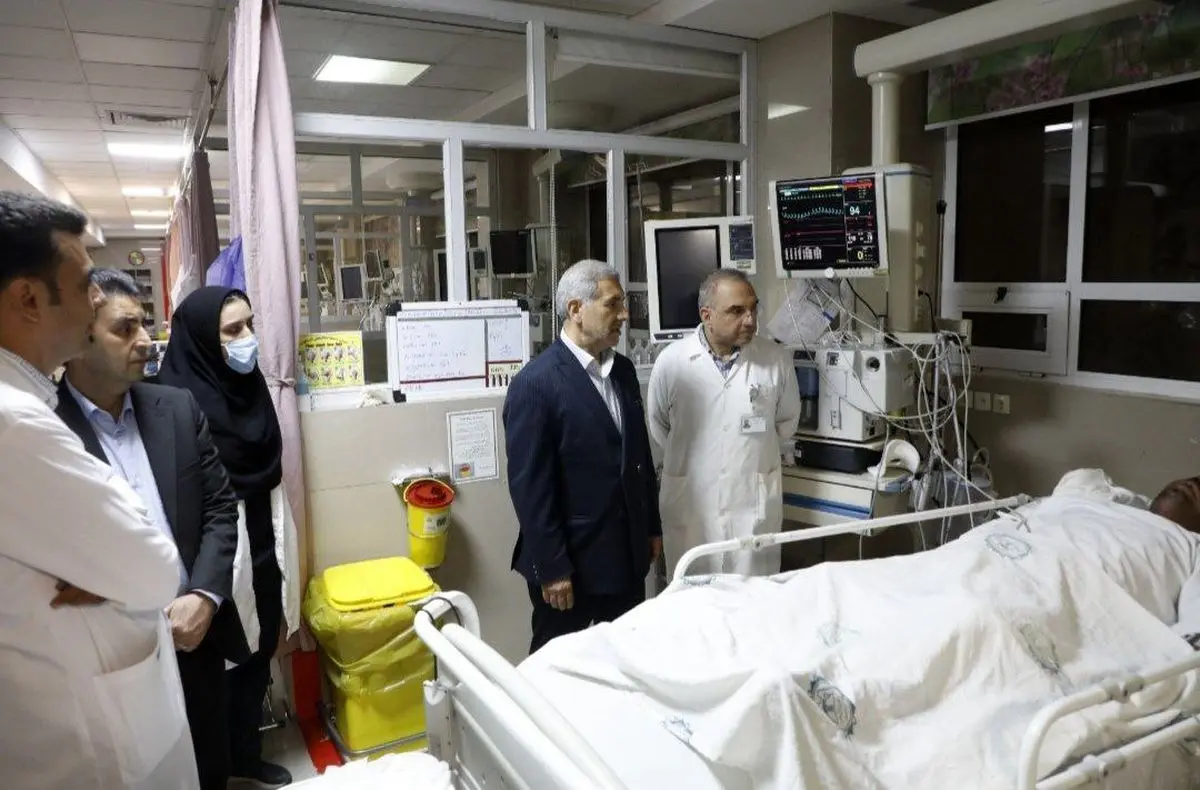 بازدید میدانی رئیس دانشگاه علوم پزشکی شیراز از مصدومان حادثه واژگونی اتوبوس