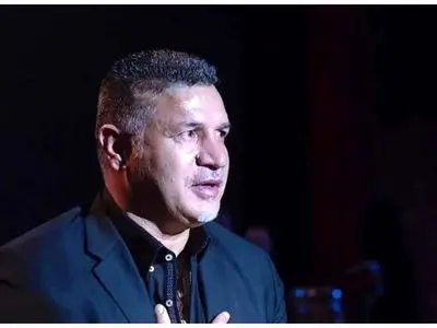 عکس مخدوش شده علی دایی در میدان آزادی