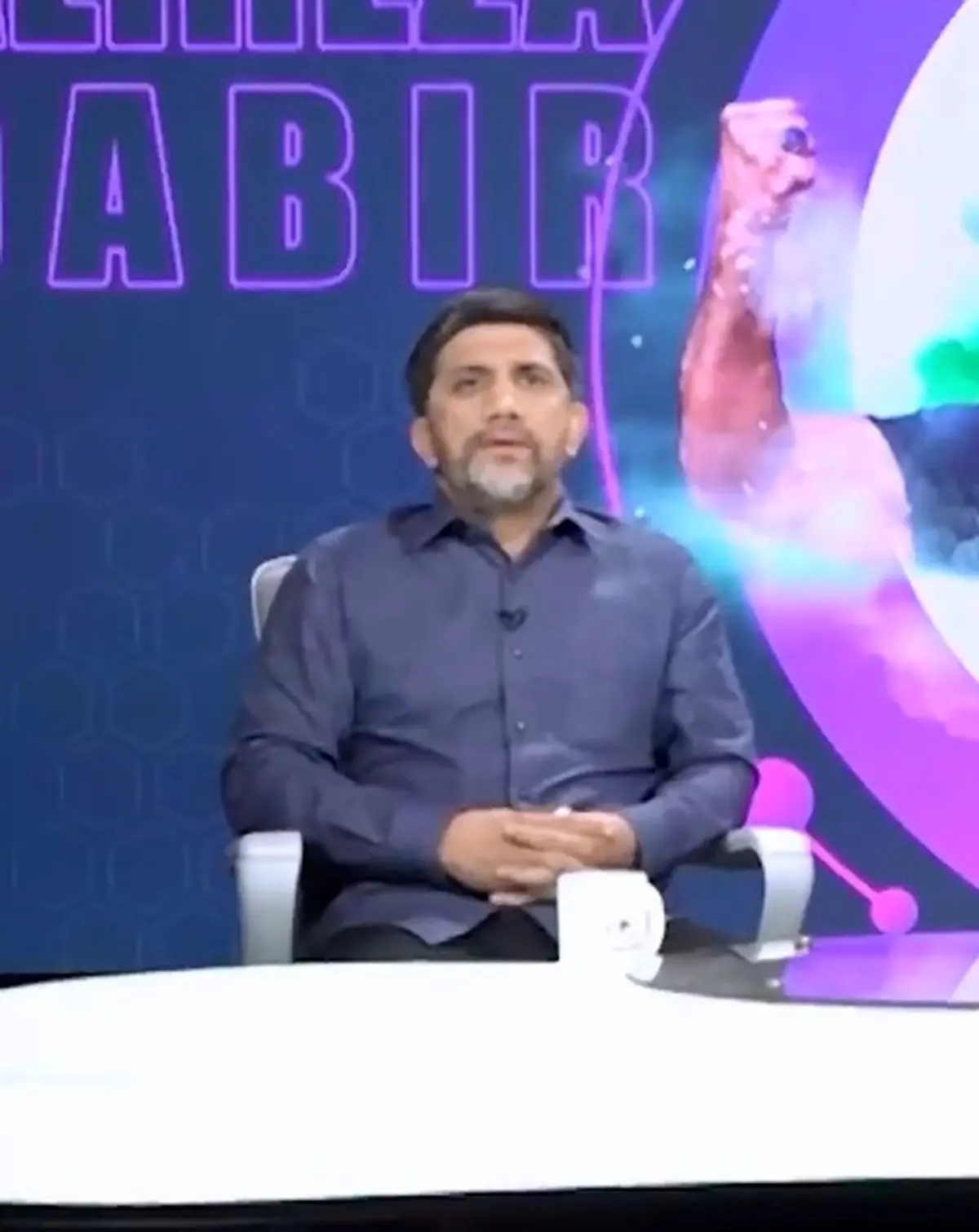 علیرضا دبیر: به فدراسیون آمدم، تخت کشتی گیران شپش داشت! + فیلم