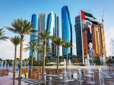 بعد السعودیة.. الإمارات تدرس إمکانیة الابتعاد عن الدولار للتعامل في السلع غیر النفطیة