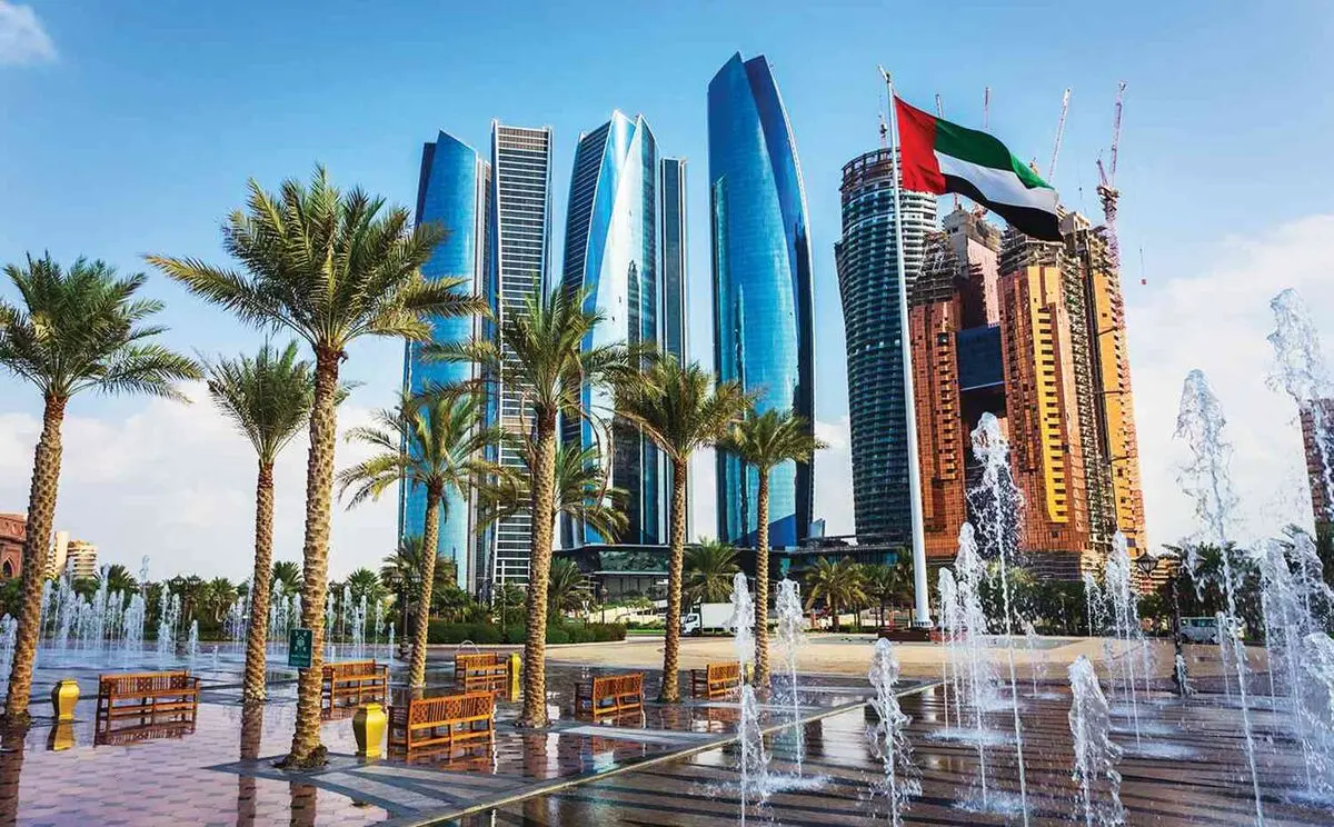 بعد السعودیة.. الإمارات تدرس إمکانیة الابتعاد عن الدولار للتعامل في السلع غیر النفطیة