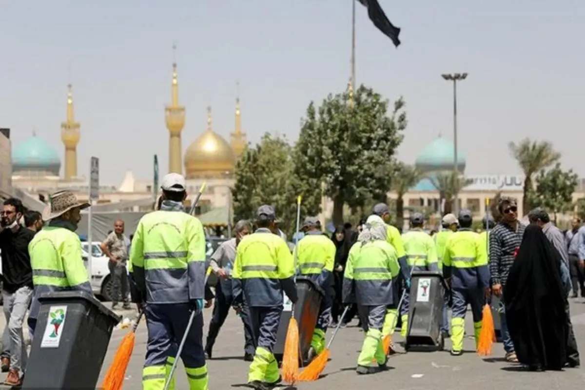 استقرار ۴۵۰ پاکبان و نصب ۱۰۰ مخزن زباله در حرم امام خمینی (ره) و رینگ‌های اطراف آن 