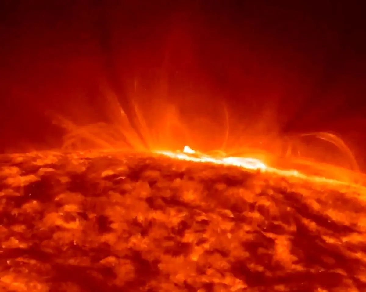 طوفان‌های آتشین خورشید؛ نمایش عظمت کیهانی + فیلم