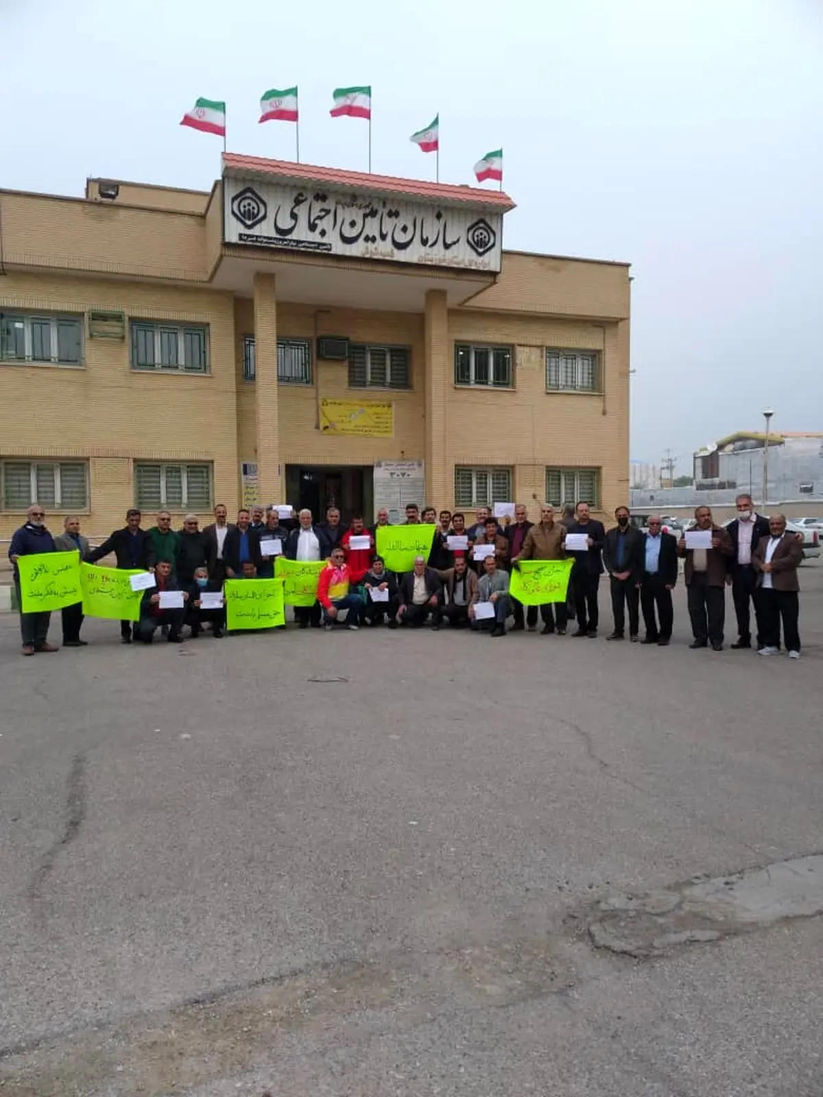 بازنشستگان کارگری خواستار بهبود وضعیت معیشتی خود شدند