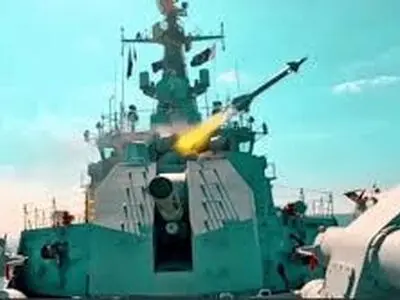  نیروی دریایی پاکستان سامانه موشکی آزمایش کرد + فیلم