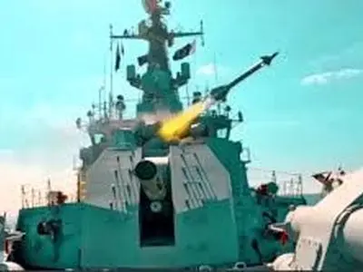  نیروی دریایی پاکستان سامانه موشکی آزمایش کرد + فیلم