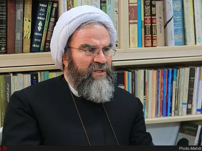 حس ناسیونالیستی را از ایمان مردم جدا نکنیم/ پشتوانه حکومت‌ها در هر جای دنیا «مردم» هستند